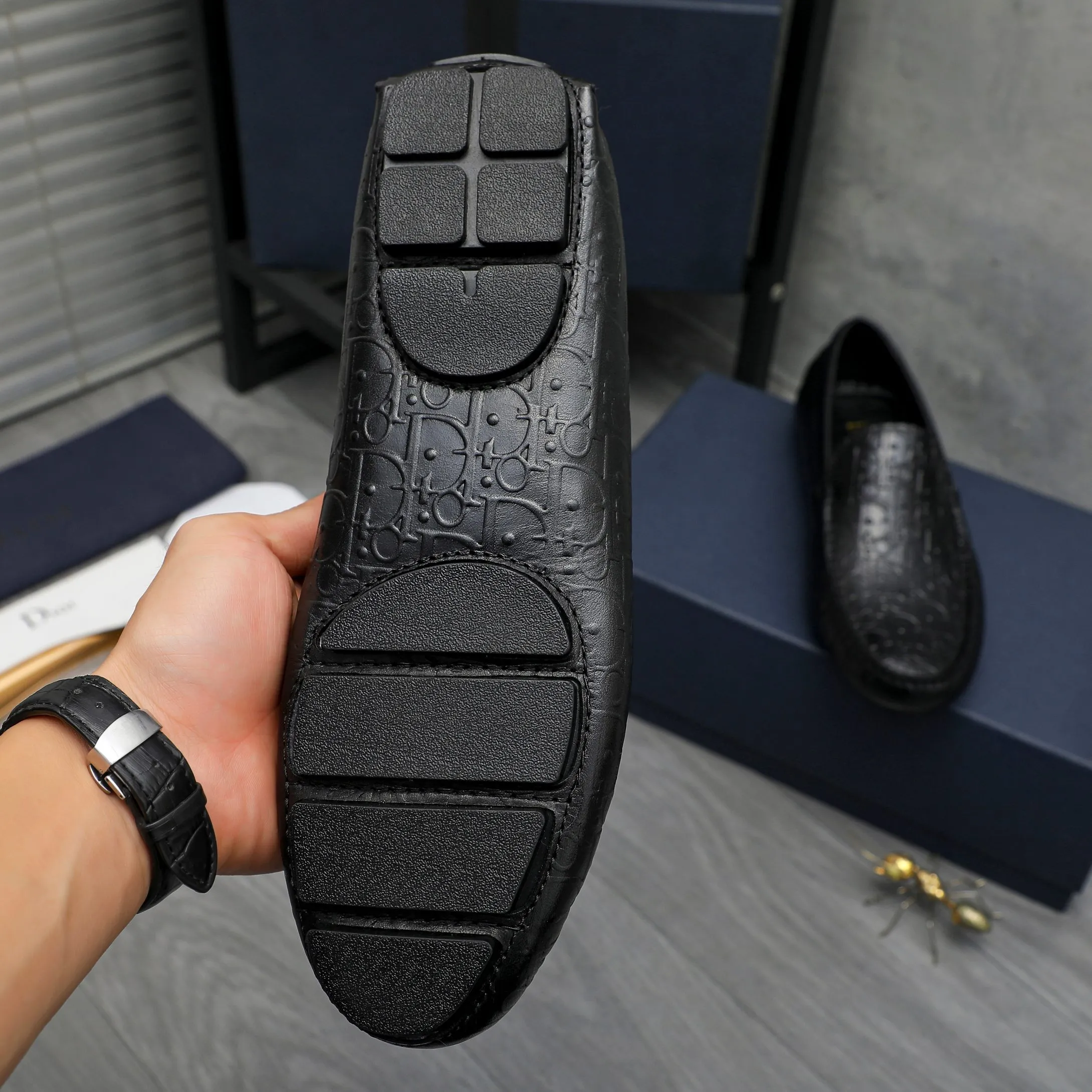 Men's shoes 💰p420 Product trademark: Dior "Dior" casual slip-on men's shoes Regular size: 38-44 Product materials: Selected embossed cowhide upper, sheepskin lining, rubber outsole